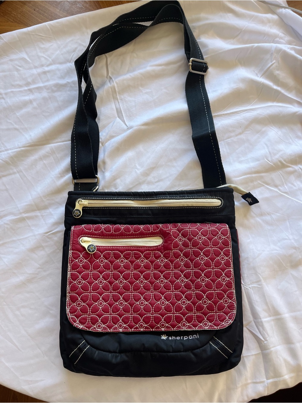 Sherpani Black and Red Quilted Travel Crossbody Bag Purse with Multiple Pockets